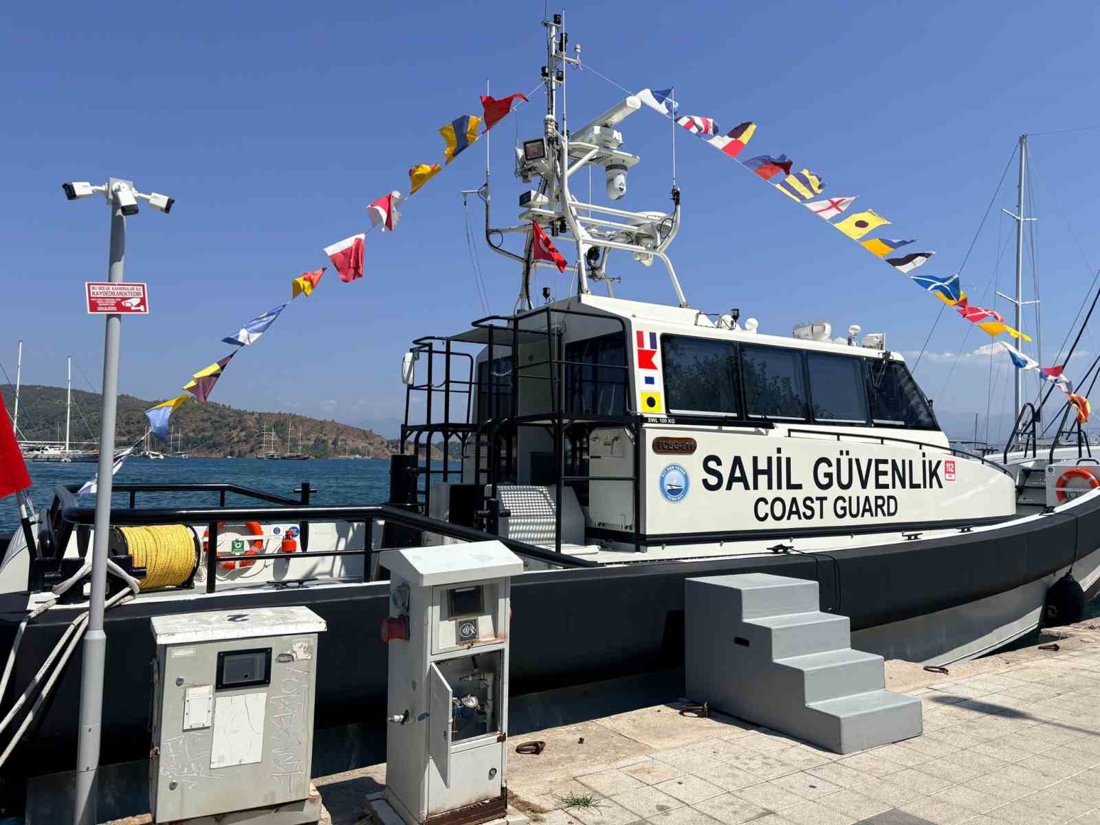 Sahil Güvenlik Botu Fethiye’de halkın ziyaretine açıldı