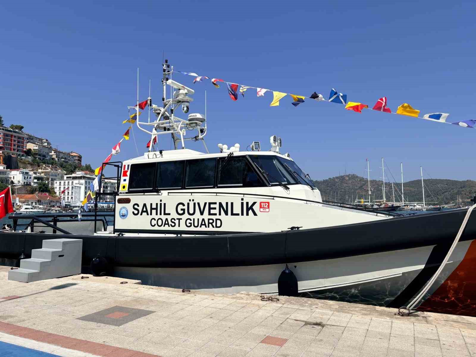 Sahil Güvenlik Botu Fethiye’de halkın ziyaretine açıldı