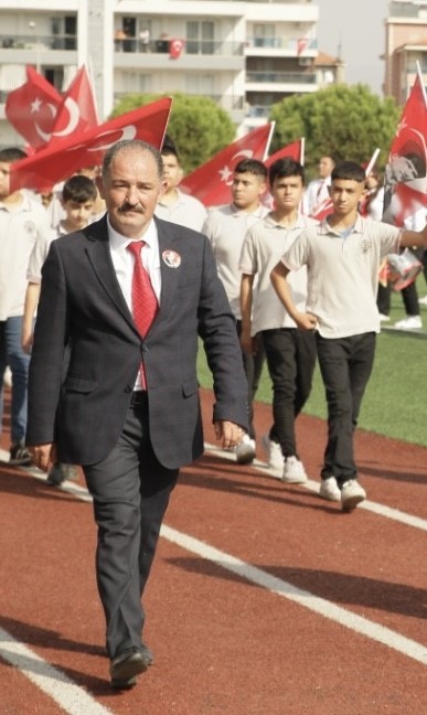 Kalbine yenilen eğitimci son yolculuğuna uğurlandı