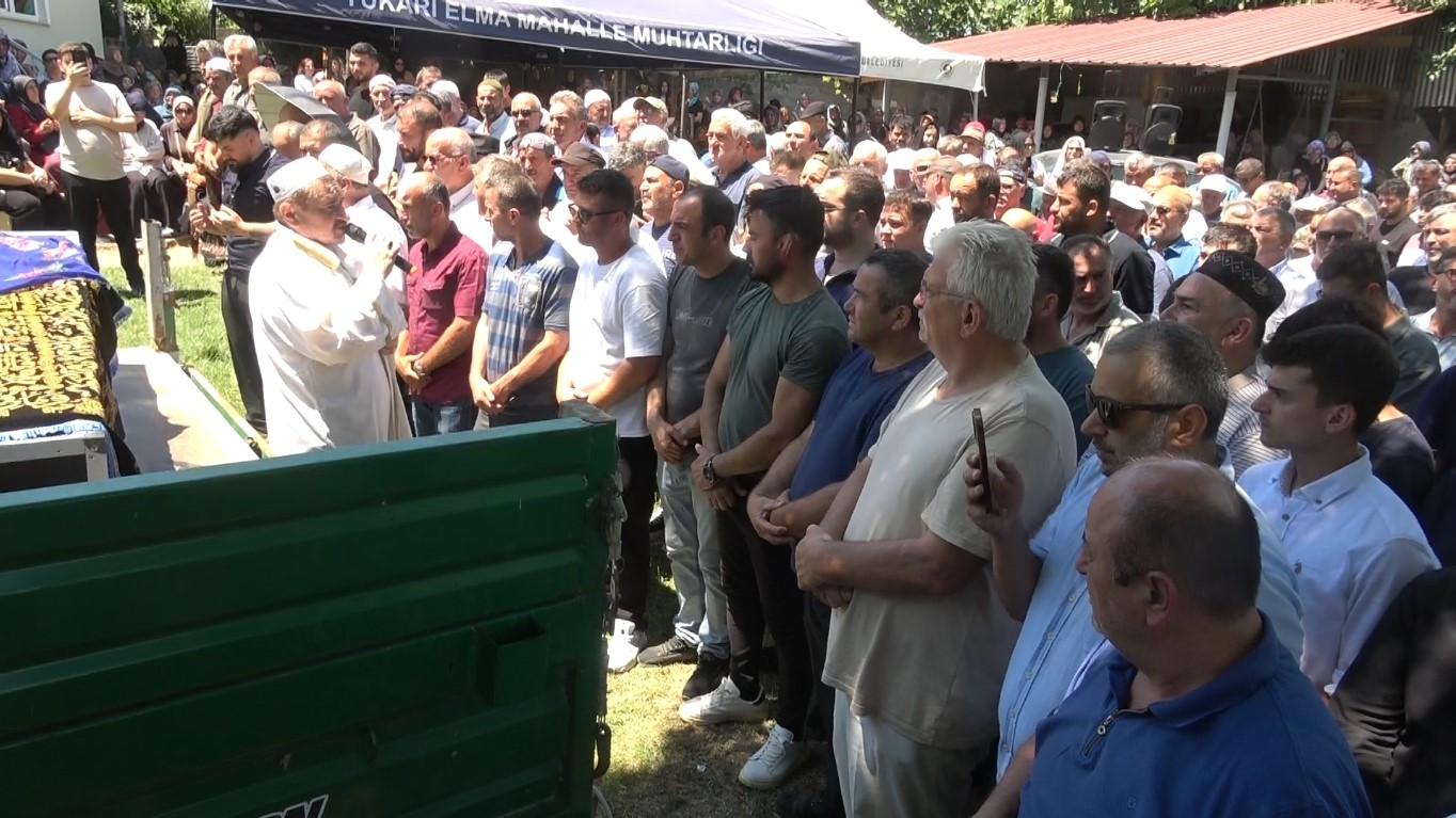 Trafik kazasında hayatını kaybeden karı koca toprağa verildi