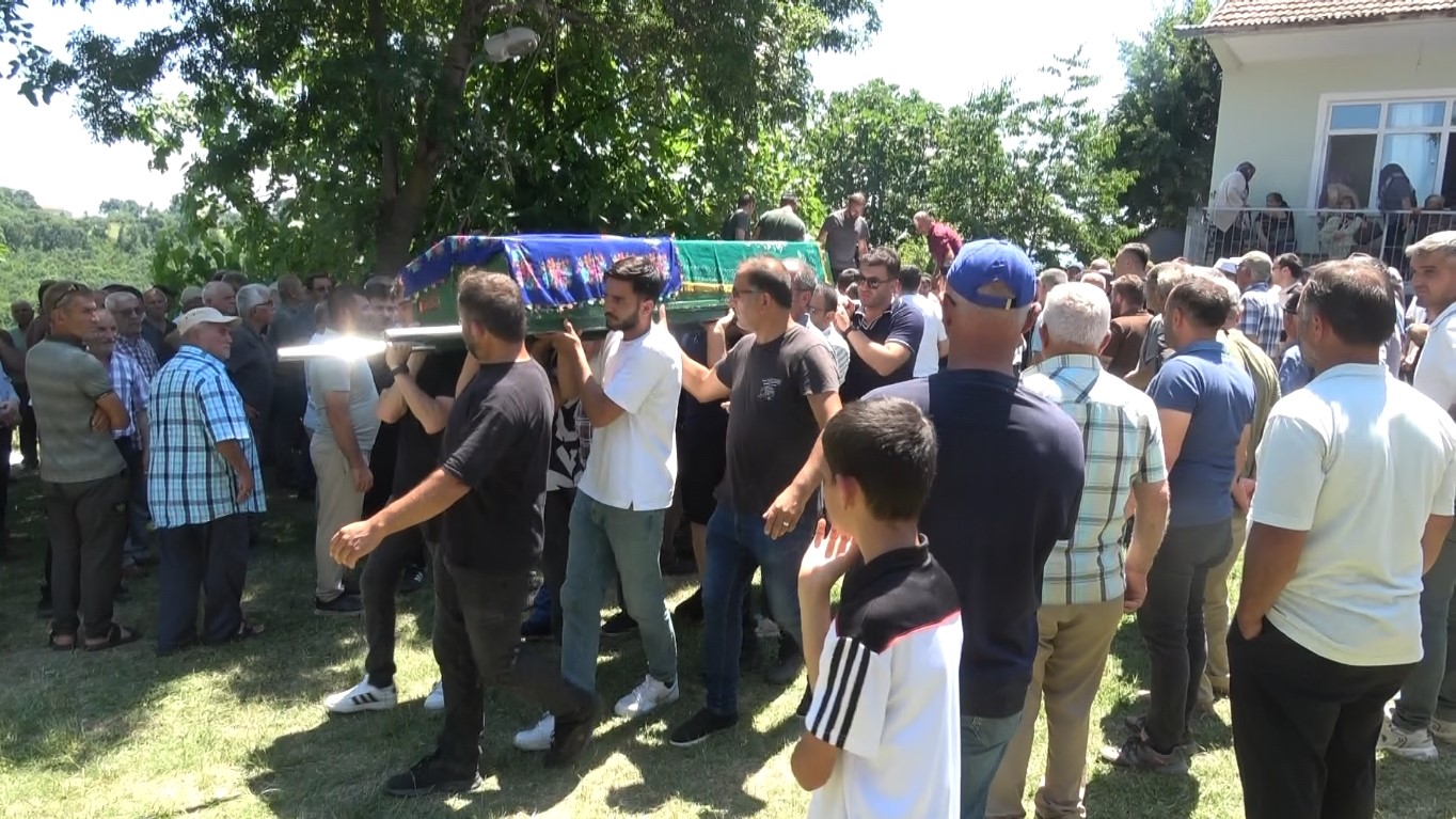 Trafik kazasında hayatını kaybeden karı koca toprağa verildi