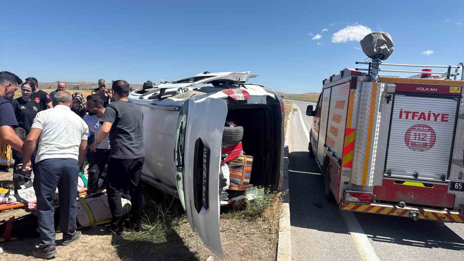 Van’da araçlar çarpıştı: 8 yaralı