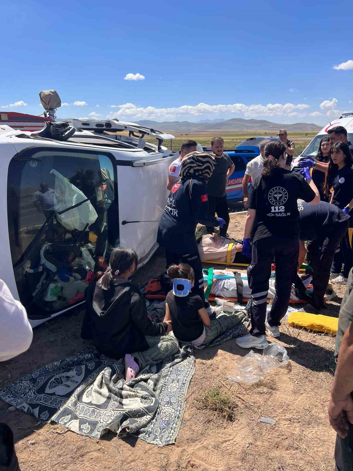 Van’da araçlar çarpıştı: 8 yaralı