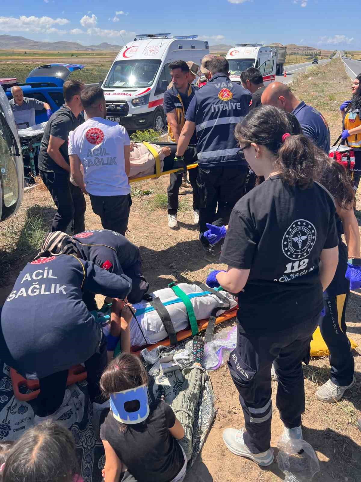 Van’da araçlar çarpıştı: 8 yaralı