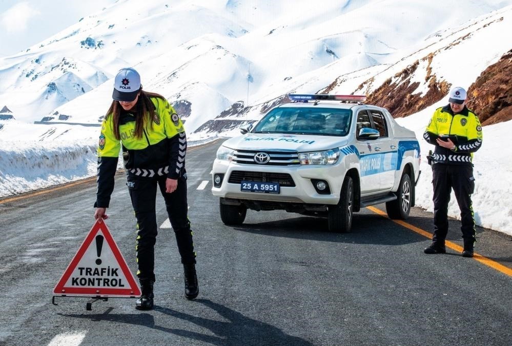 Erzurum’da bir ayda 28 kilo narkotik madde ele geçirildi