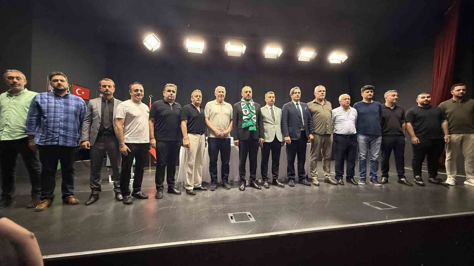 Sakaryaspor Başkanı Enes Zengin: "Yarım kalan hikayeyi baştan yazacağız"