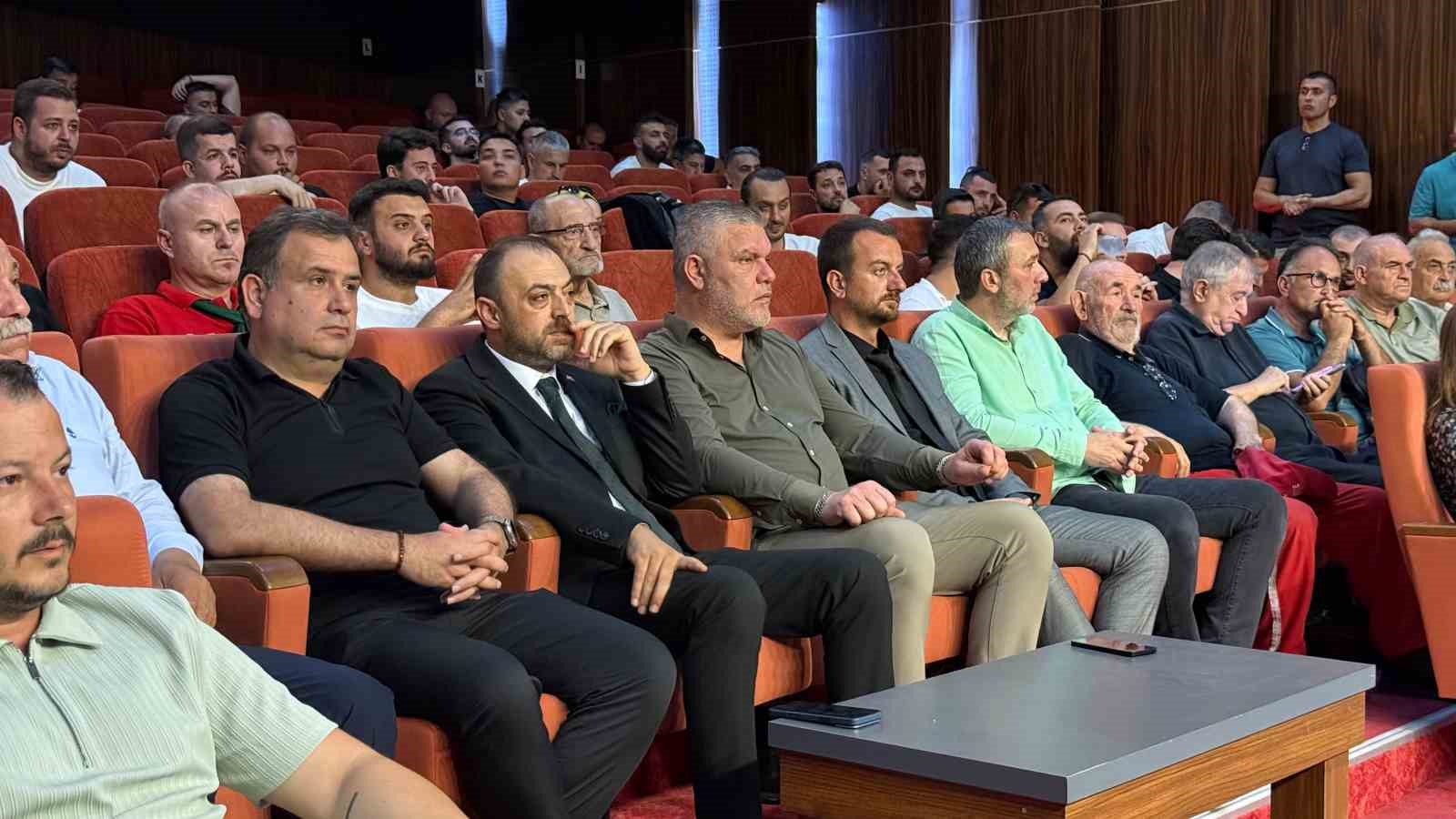 Sakaryaspor Başkanı Enes Zengin: "Yarım kalan hikayeyi baştan yazacağız"