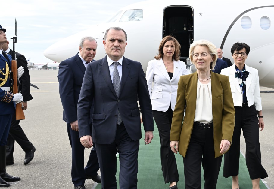 AB Komisyonu Başkanı Leyen, Azerbaycan’da