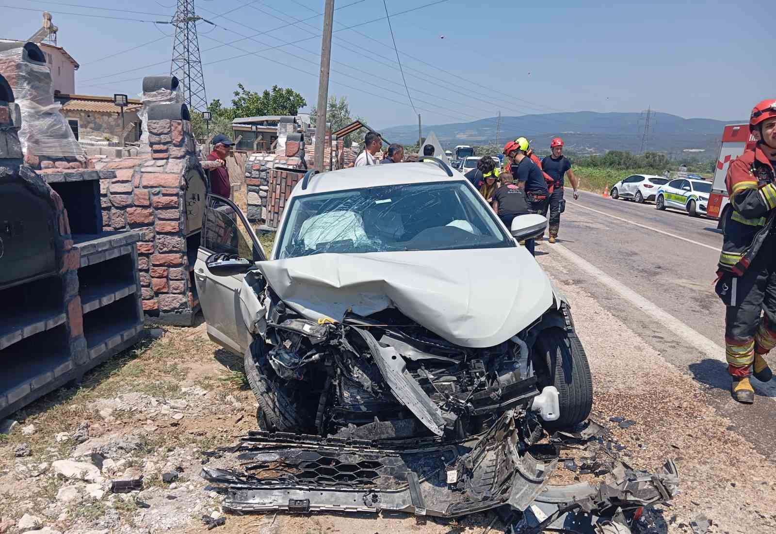 Erdek’te zincirleme kaza: 1 ölü, 2 yaralı