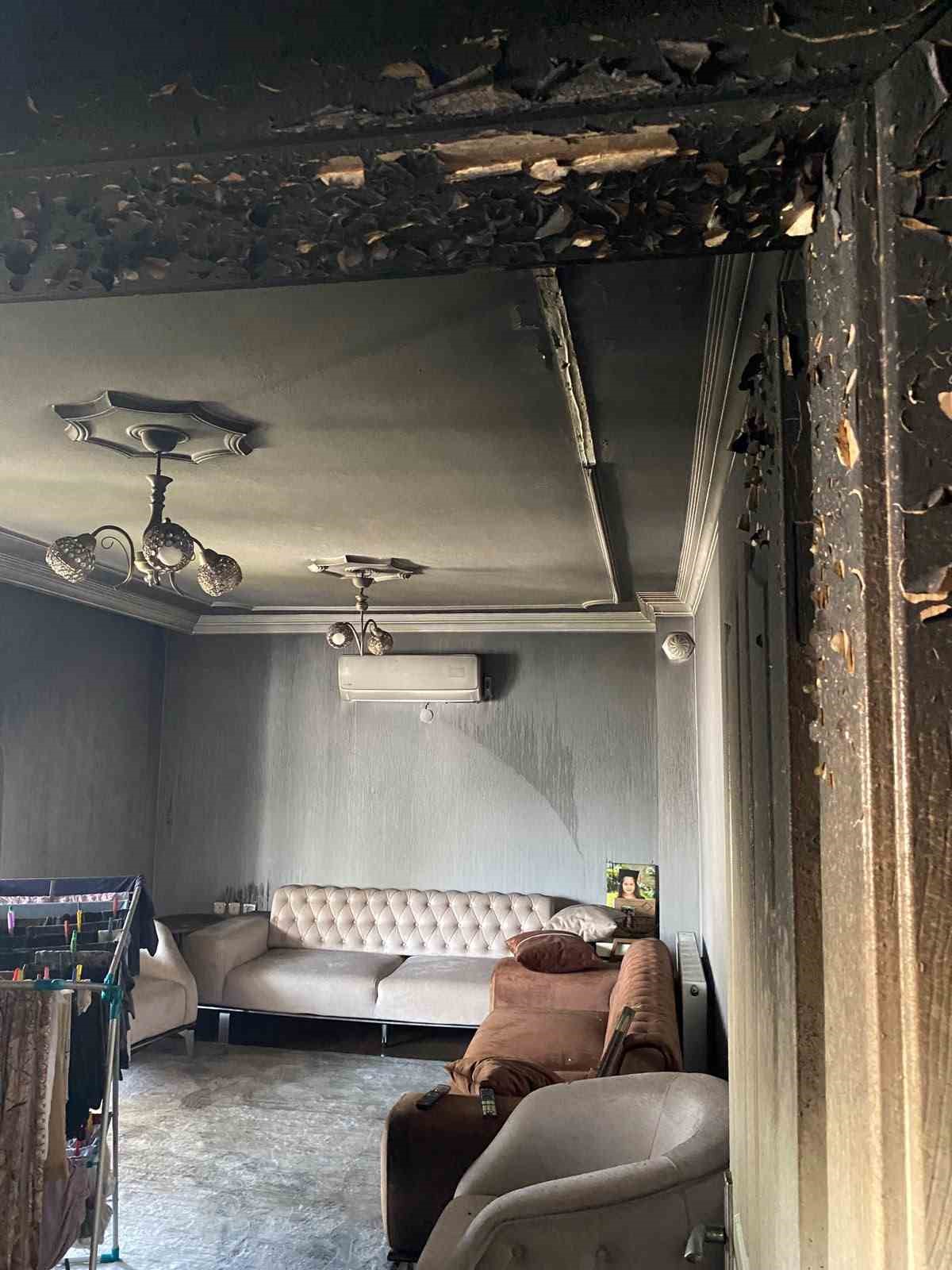 Manisa’da korkutan yangın: Ev kullanılamaz hale geldi