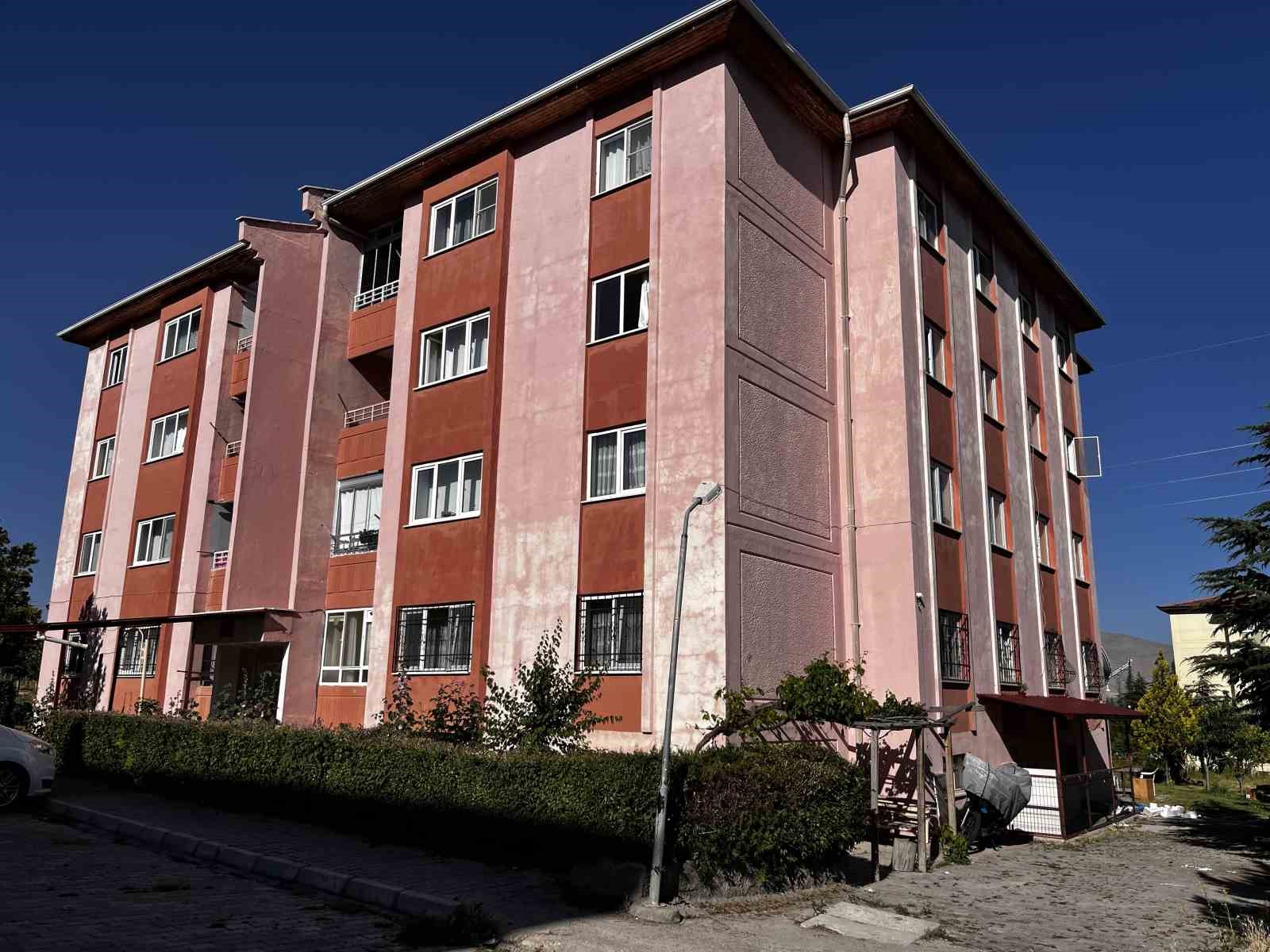 Niğde’de 3. kattan düşen çocuk ağır yaralandı