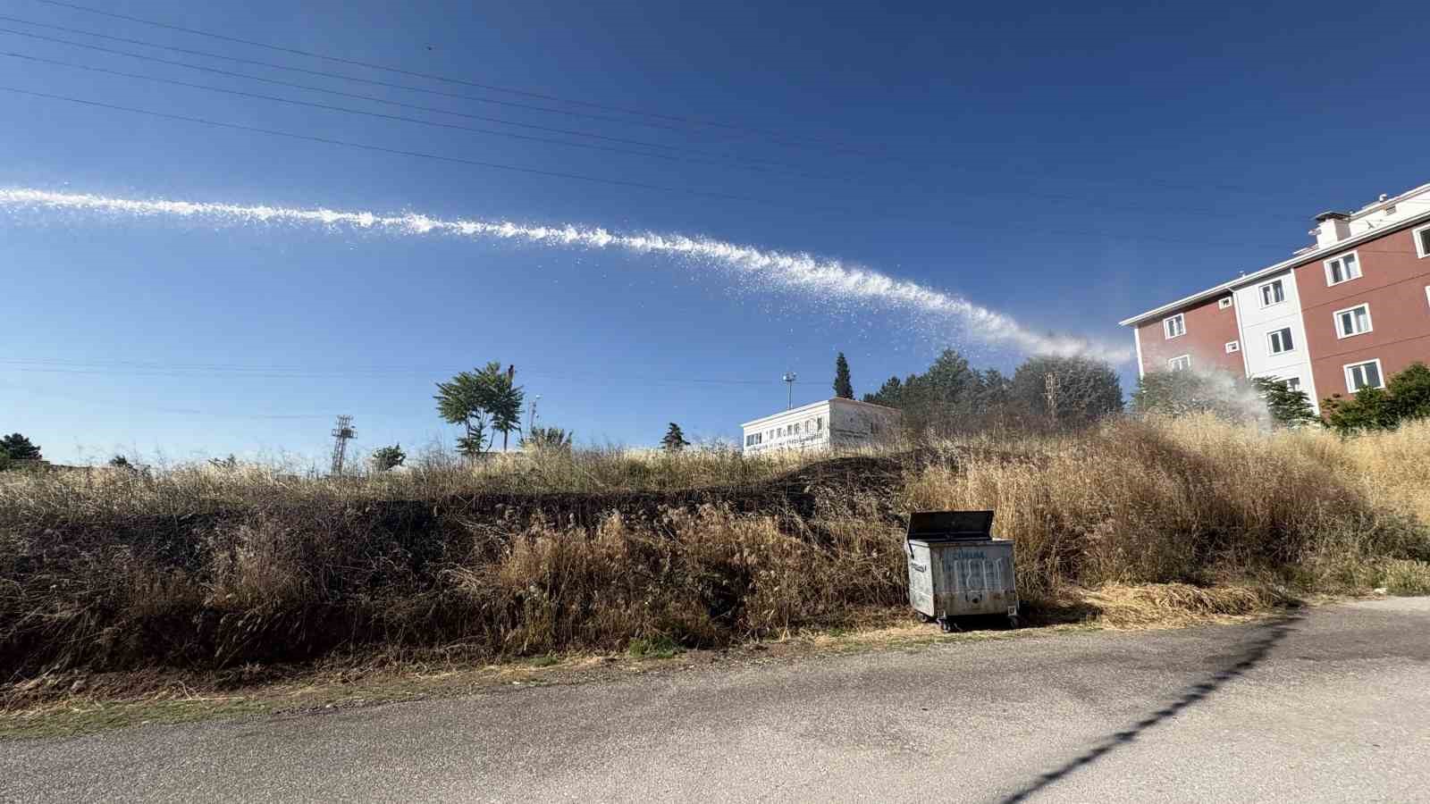 Çorum’da otluk alanda çıkan yangın söndürüldü