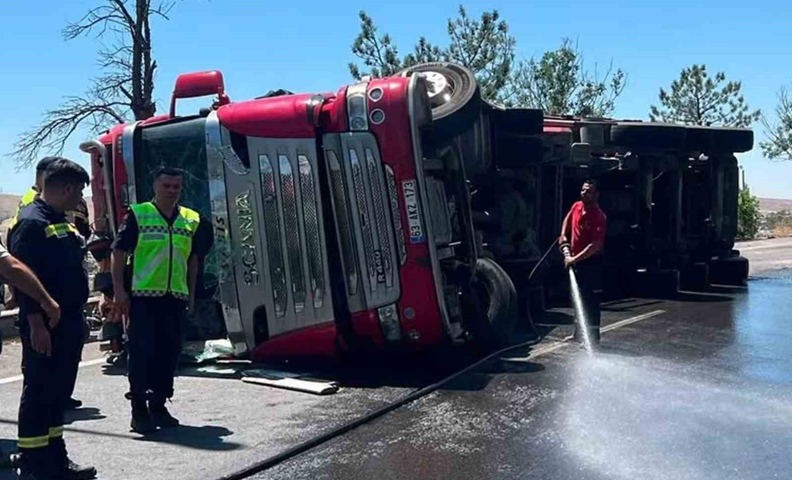 Kırıkkale’de tır devrildi: 1 yaralı