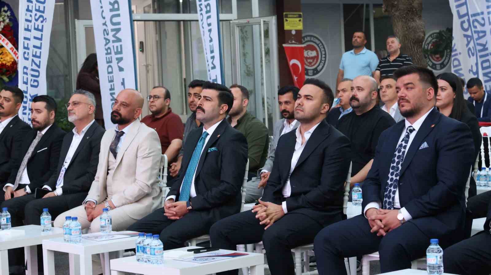 Genç Sağlık Sendikası’nda Osman Kaya güven tazeledi