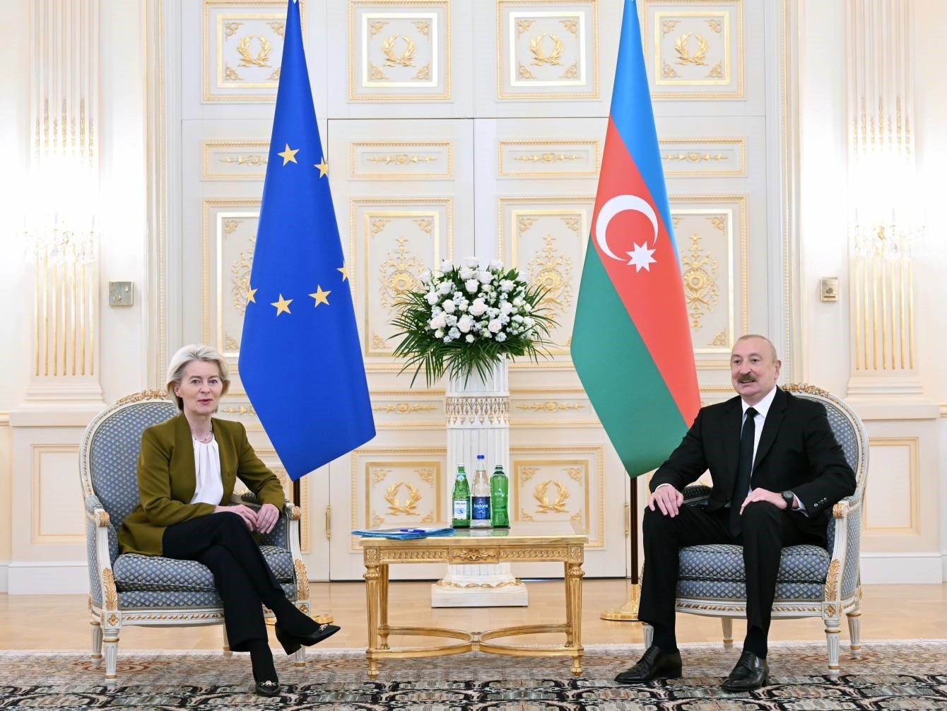 AB Komisyonu Başkanı Leyen: "Kafkasya’daki bağlantı projelerini desteklemek amacıyla 200 milyon euro hibe sağlayacağız"