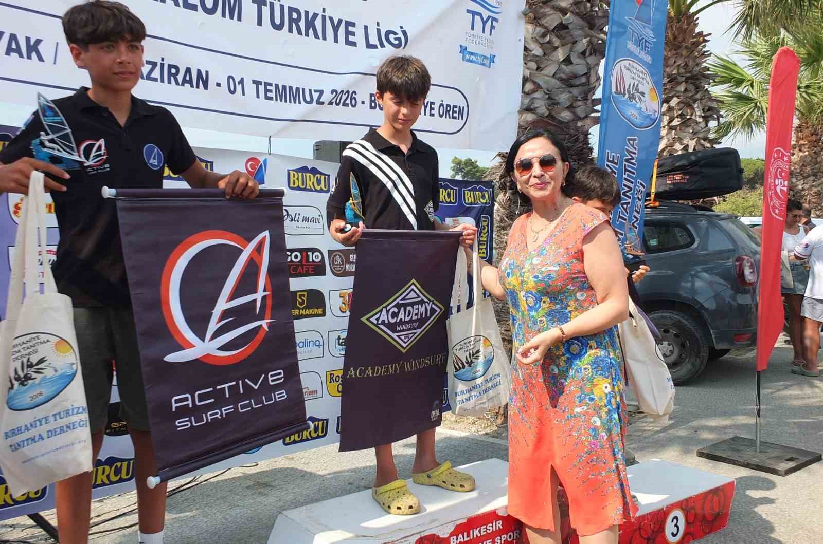 Balıkesir’de 4 günlük sörf heyecanı sona erdi