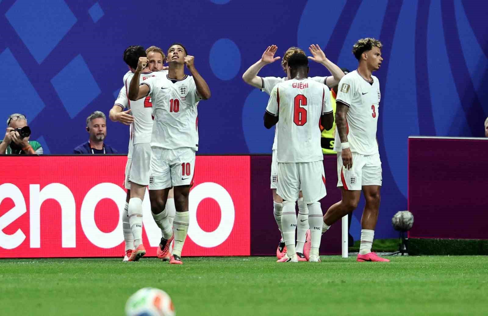 Harry Kane yıldızlaştı, İngiltere turladı