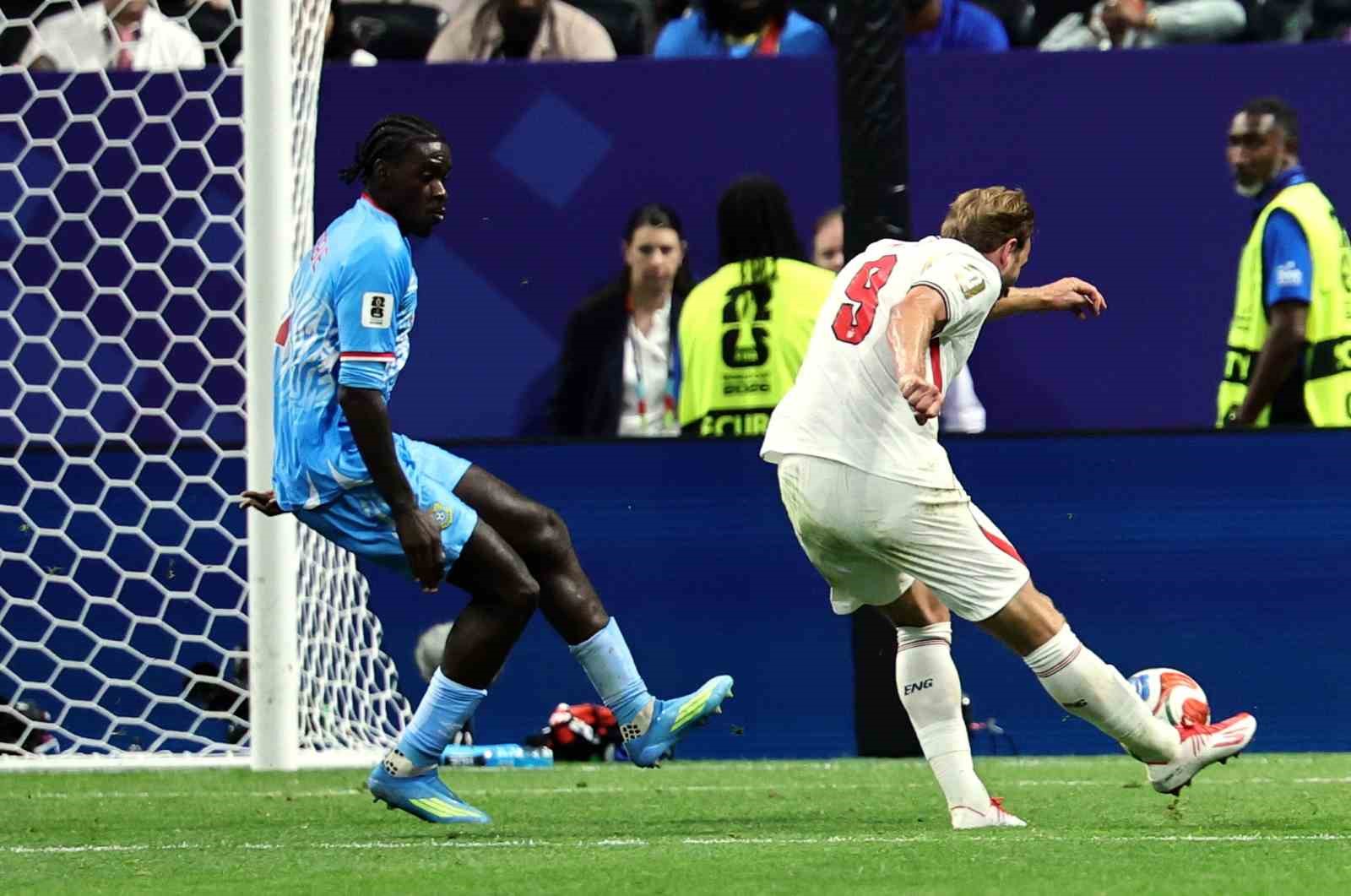 Harry Kane yıldızlaştı, İngiltere turladı