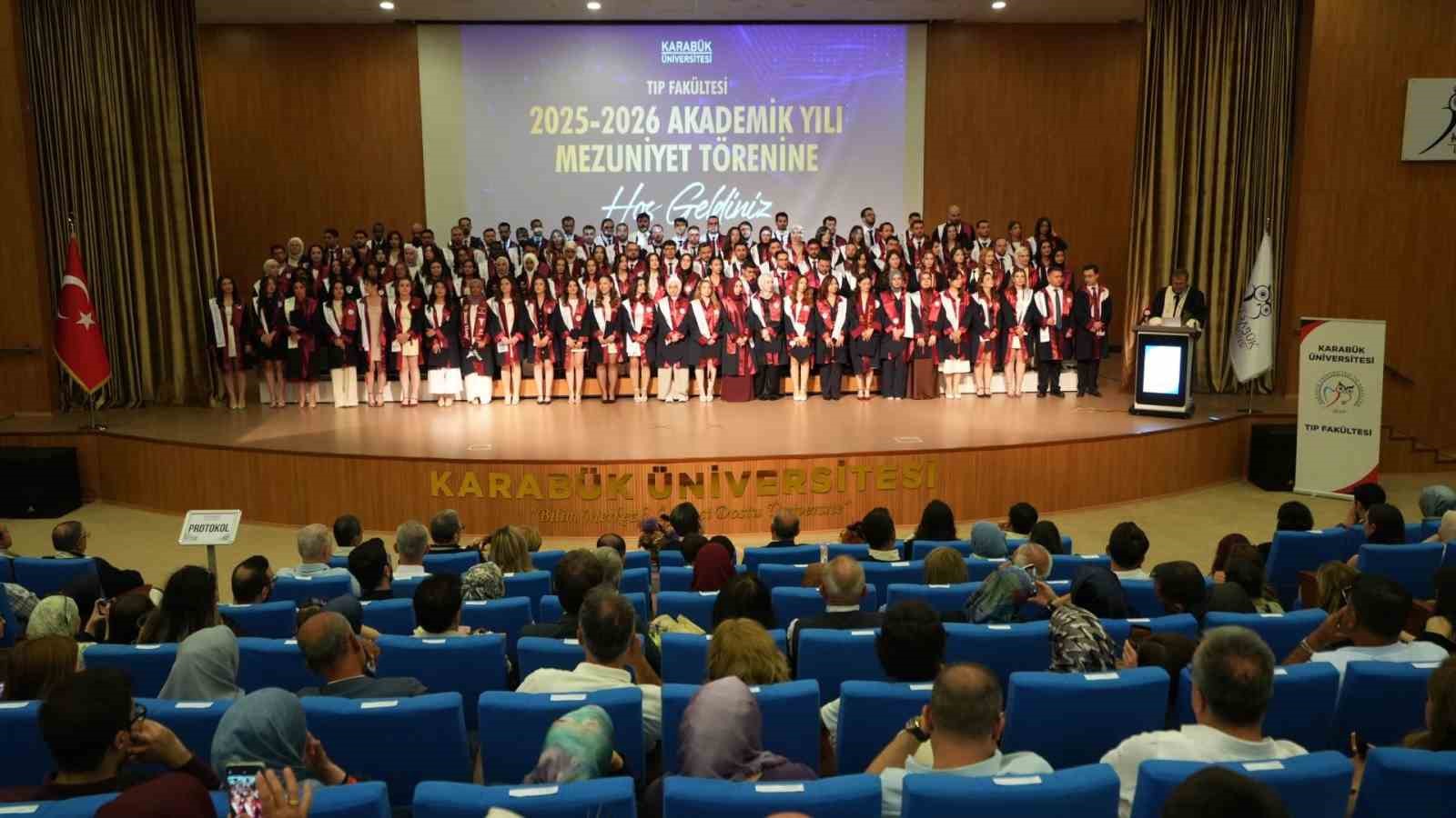 KBÜ Tıp Fakültesi mezunları hekimlik hayatına ilk adımını attı