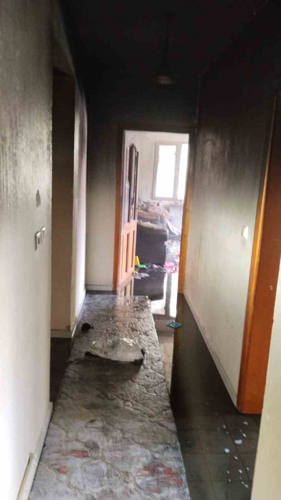 Gönen’de bir evde çıkan yangın hasara neden oldu