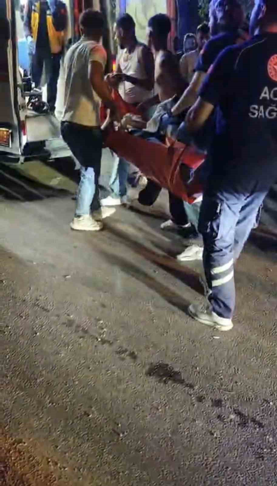 ‘Yan baktın’ kavgası kanlı bitti: 1 yaralı