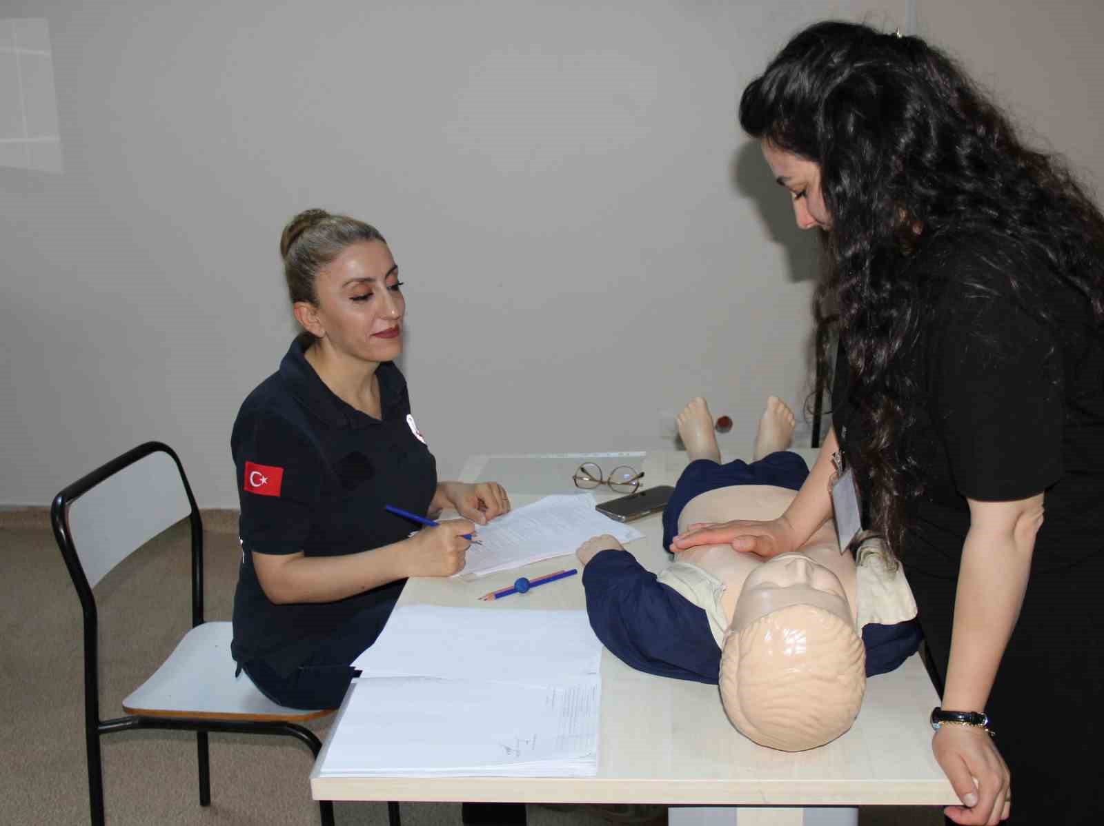 Erzincan’da ’İlkyardım Eğitici Eğitimi’ başladı