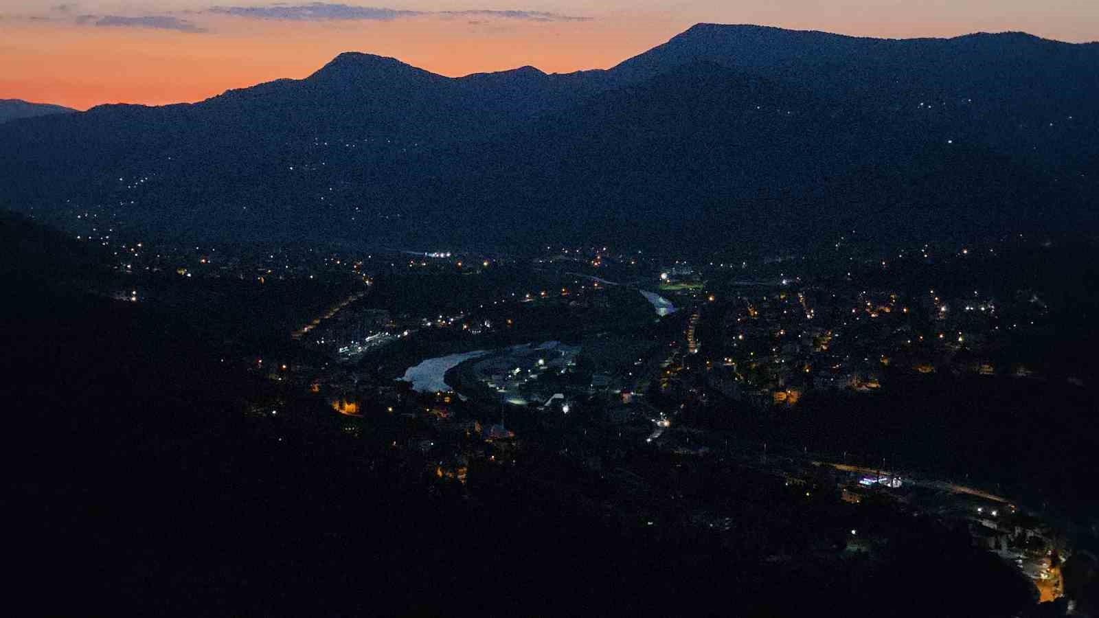 Karabük Yenice’de günbatımı sonrası hayran bırakan görüntü