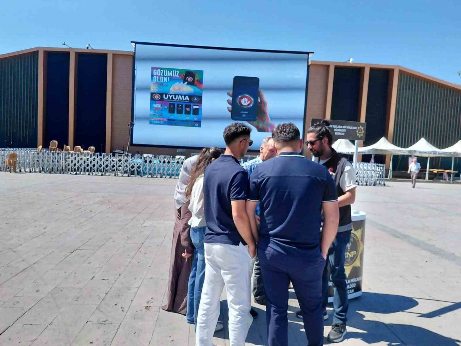 Erzincan’da uyuşturucuyla mücadelede bilgilendirme çalışmaları sürüyor