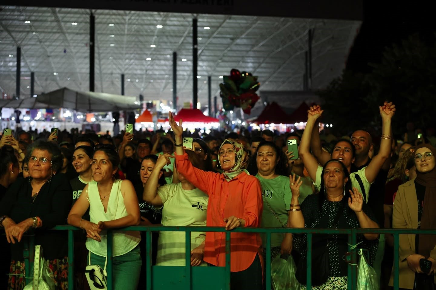 48. Honaz Kiraz Festivali muhteşem konserle final yaptı