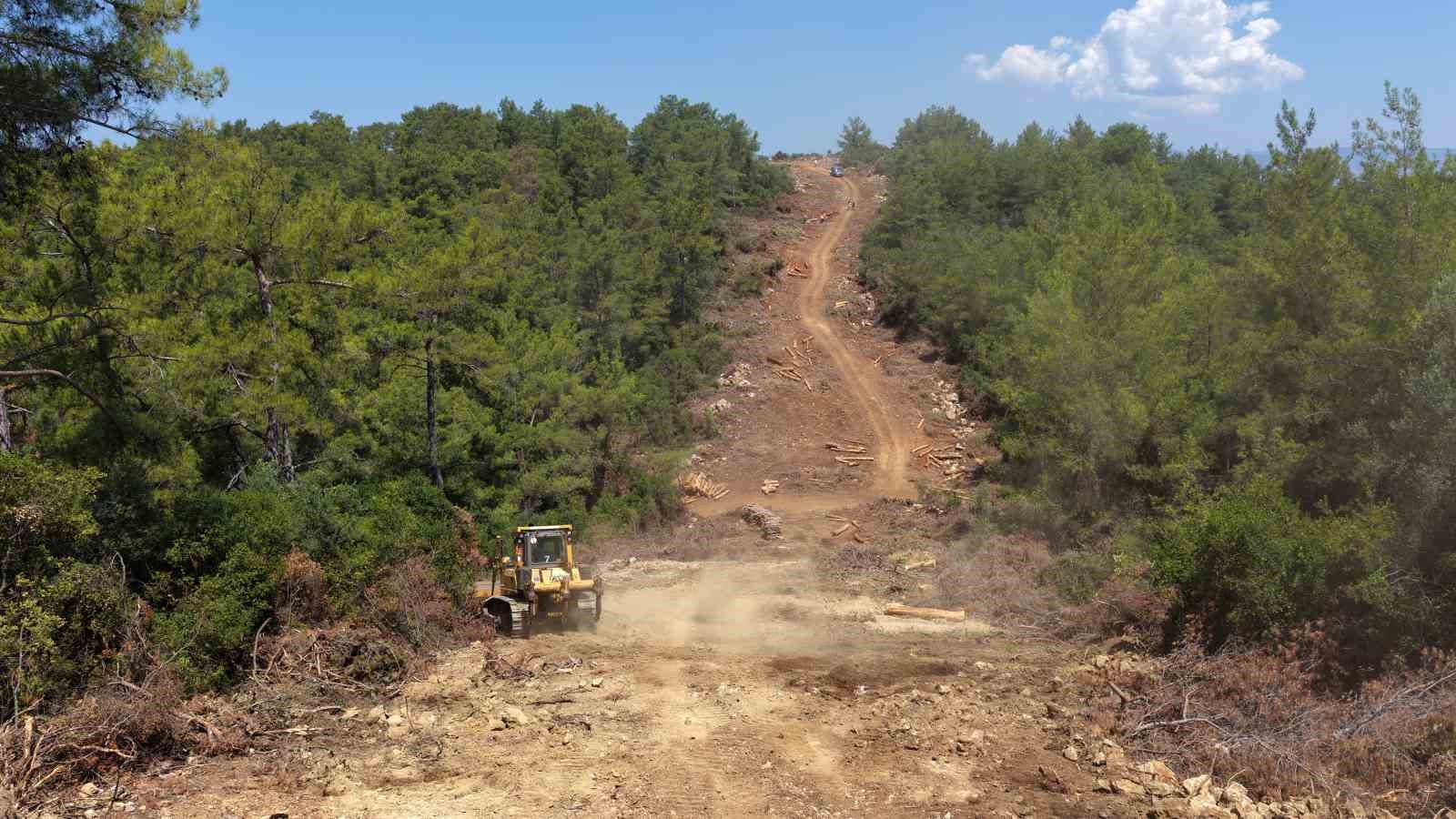 Muğla ve Aydın’da Orman yangın şerit yolu uzunluğu 2 bin kilometreye çıkıyor