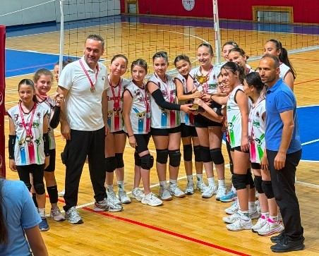 TKİ Tavşanlı Linyitspor’un voleybol başarısı