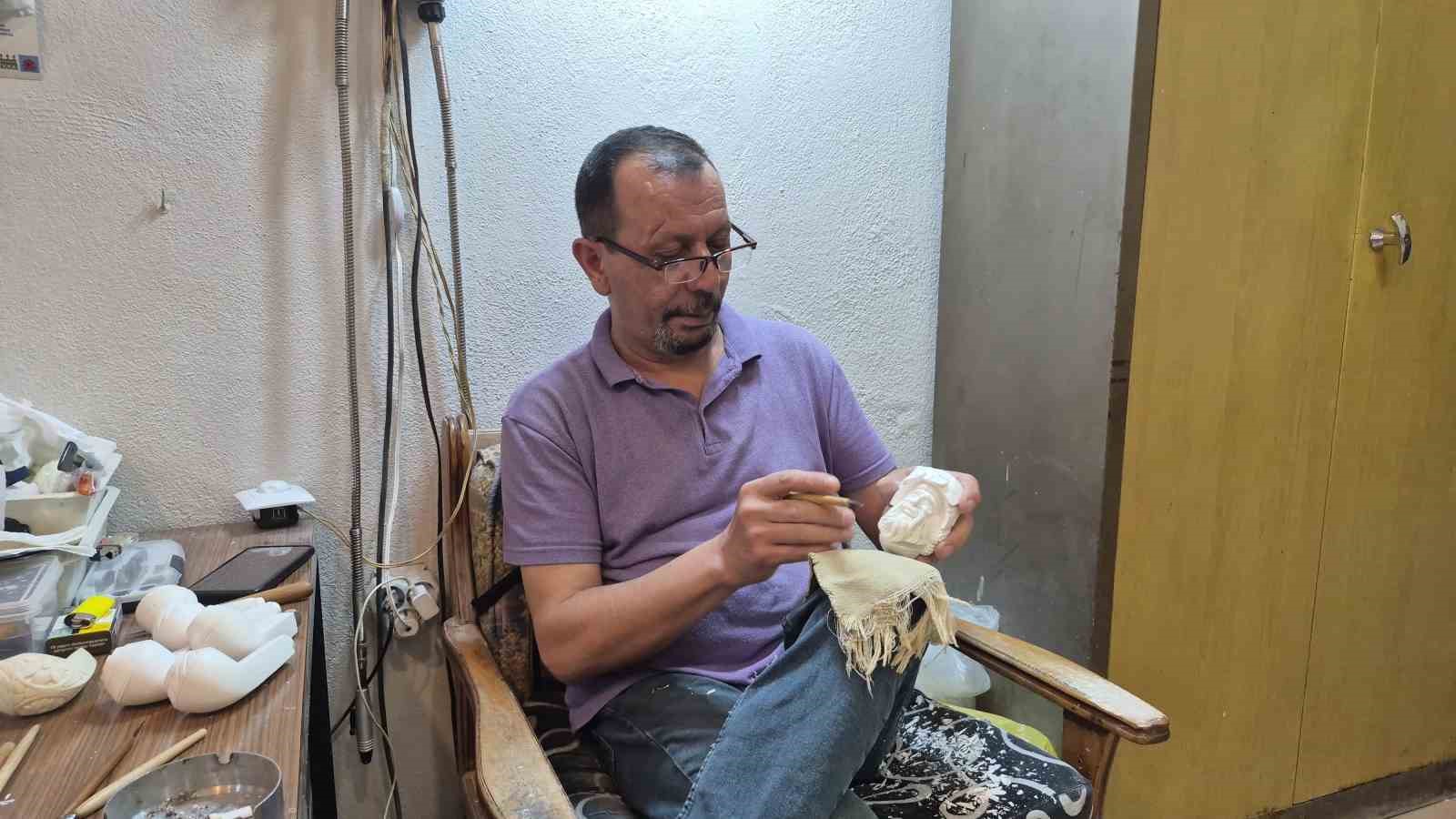 Eskişehir’in en eski çarşısı Çukur Çarşı zamana direniyor