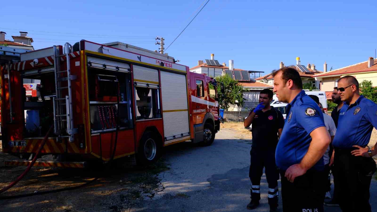 Karaman’da tutuşan atık malzemeler eve sıçramadan söndürüldü
