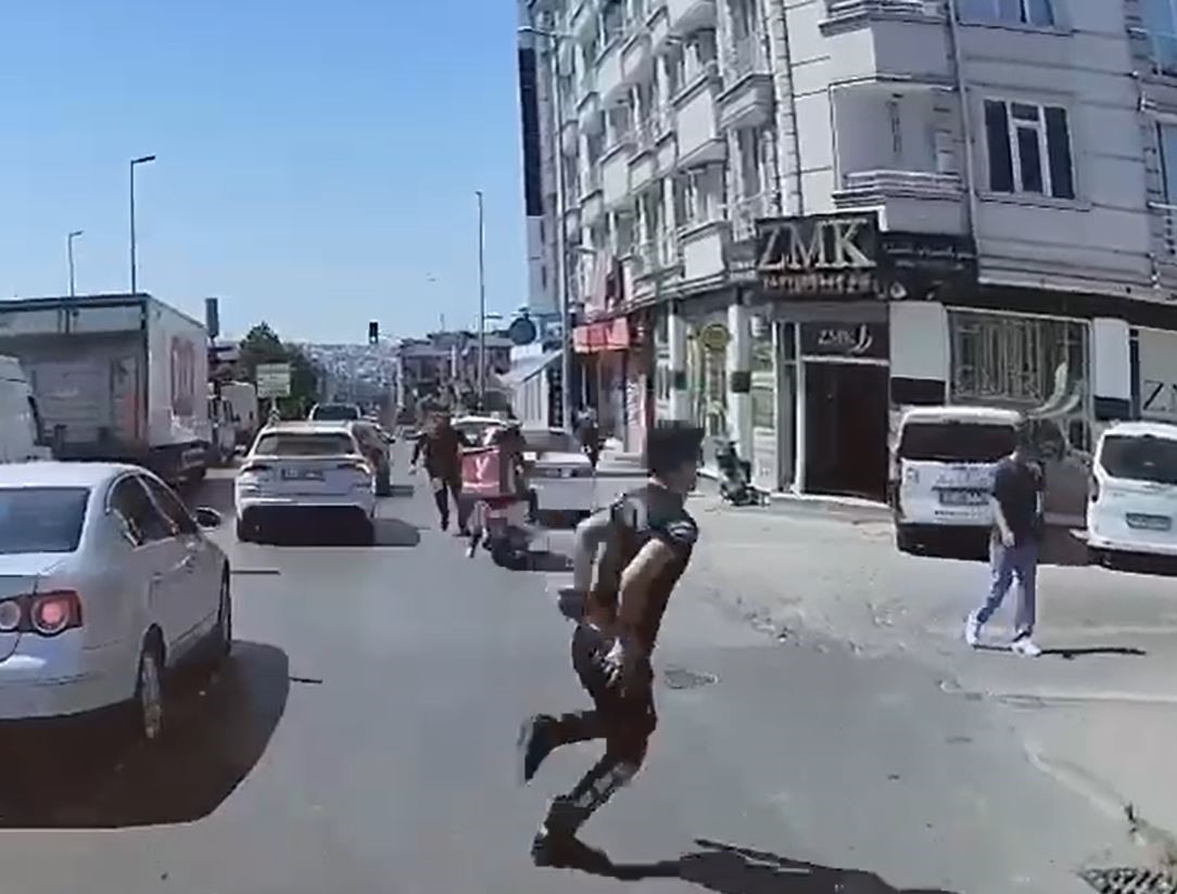Polisin ’dur’ ihtarına uymadı: O anlar kameraya yansıdı