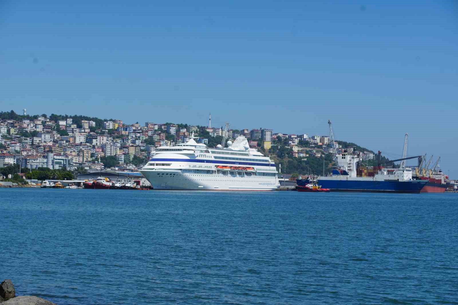 ’Astoria Grande’ yeniden Samsun’da: Rus turistlerin ilgisi sürüyor