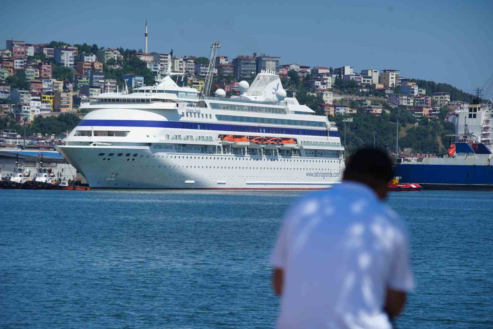 ’Astoria Grande’ yeniden Samsun’da: Rus turistlerin ilgisi sürüyor