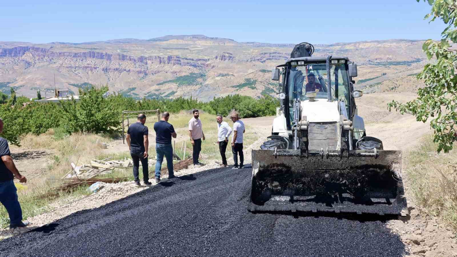 Akçadağ Belediye Başkanı Ulutaş mahallelerde çalışmaları inceledi