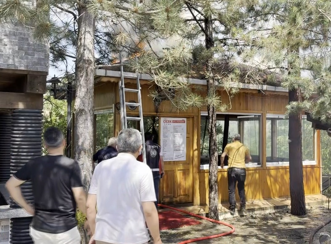 Kastamonu’da tesiste çıkan yangın ormana sıçramadan söndürüldü