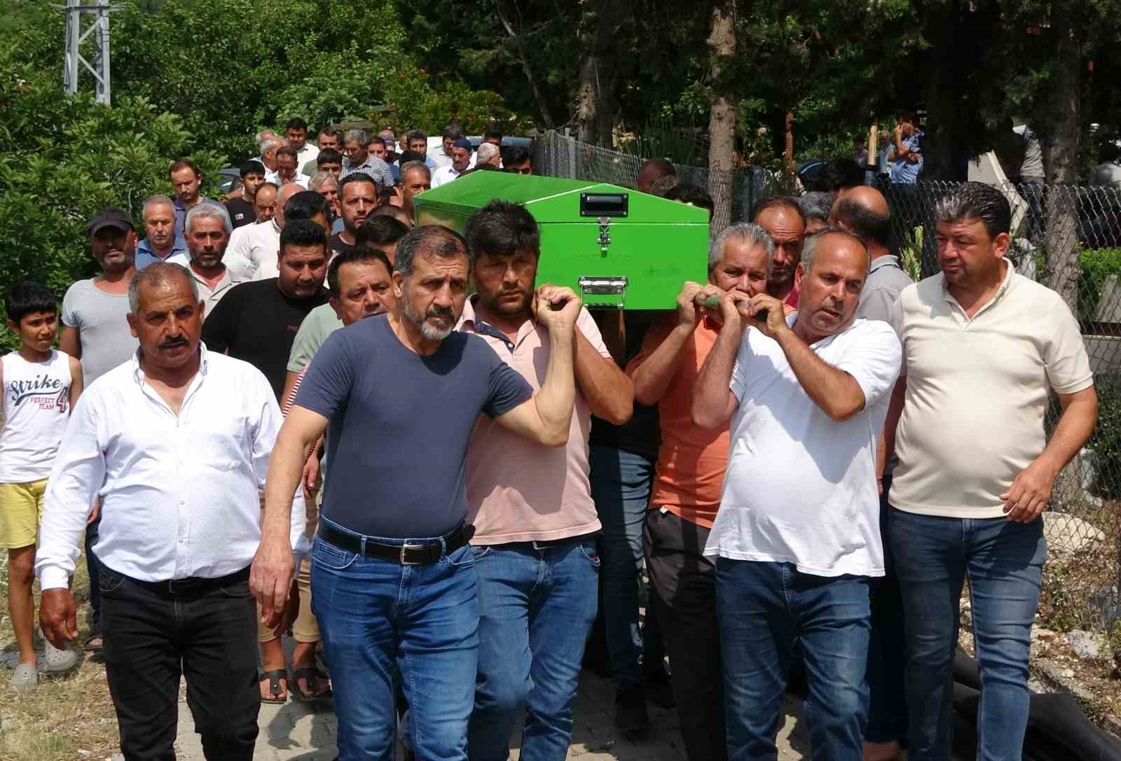 Mersin’de acı olay: Doğum gününde hayatını kaybetti, nikah günü defnedildi