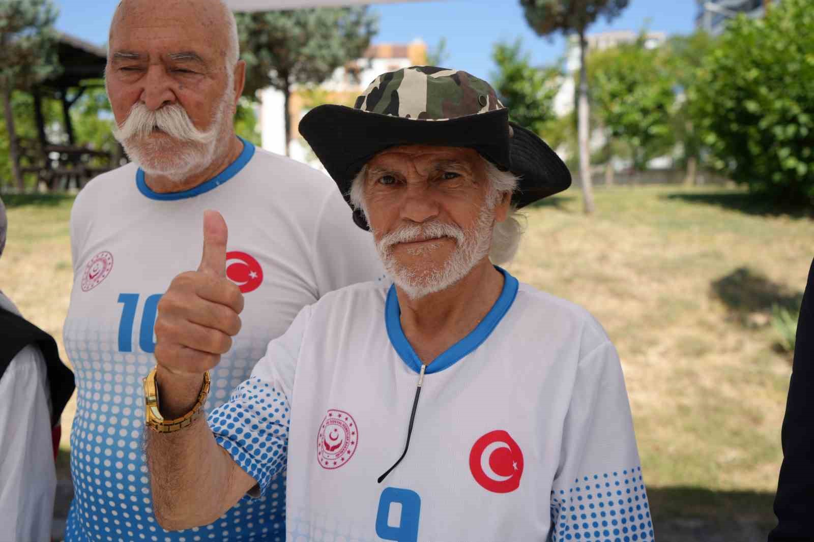 Yaşlı Olimpiyatları heyecana sahne oldu