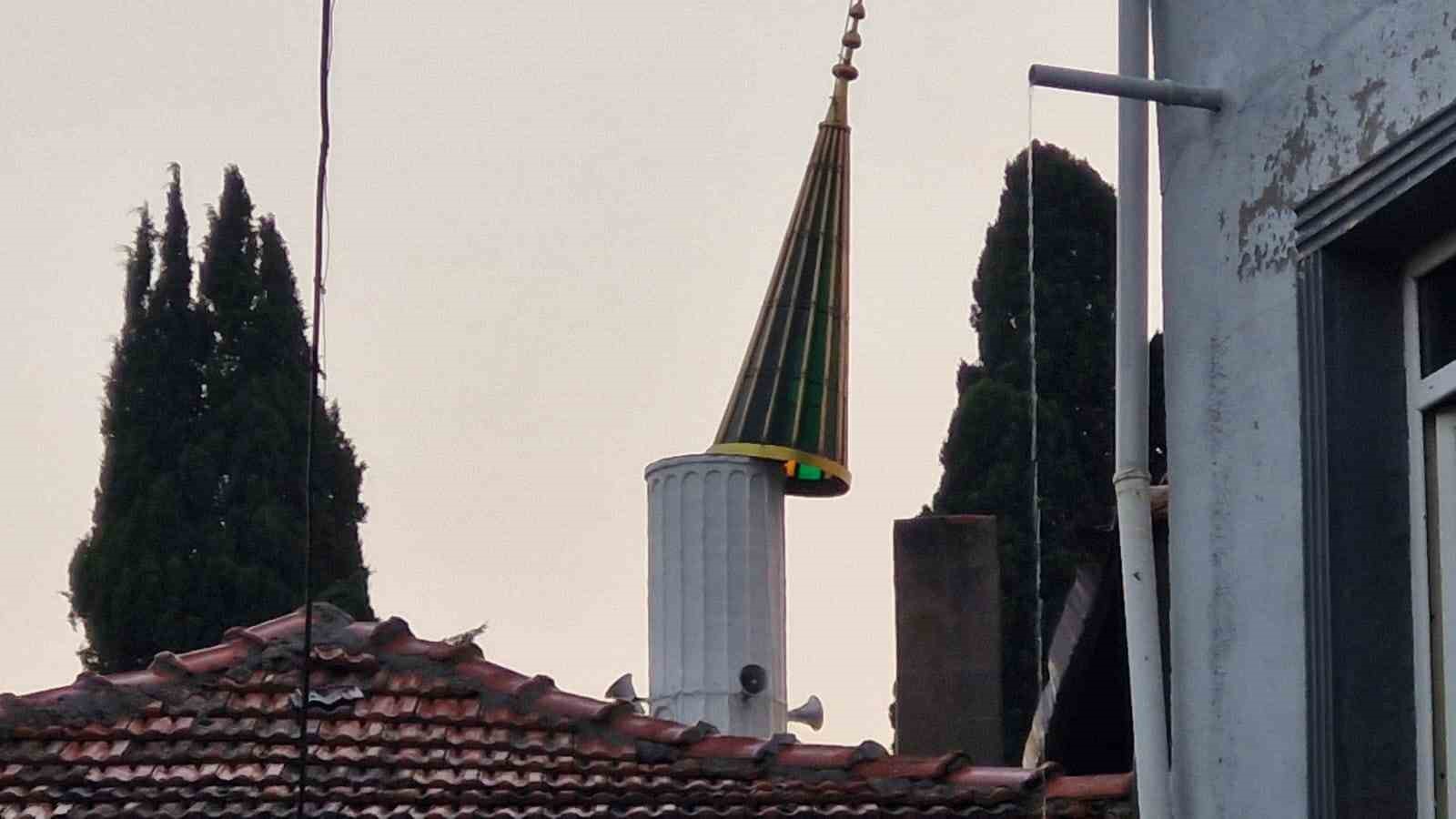 Kırkağaç’ta fırtına hayatı olumsuz etkiledi