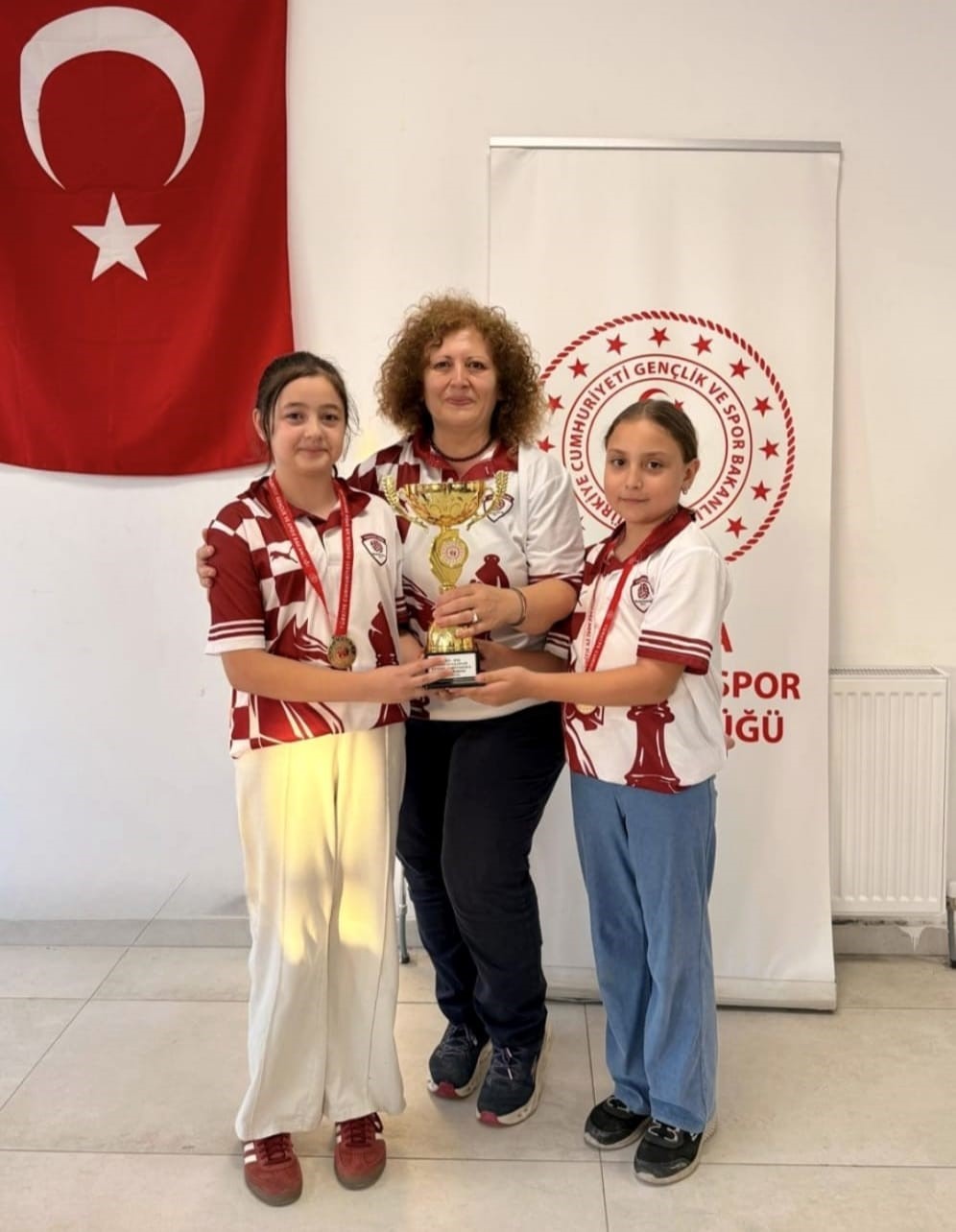 Yunusemre Belediyespor satrançta Manisa şampiyonu
