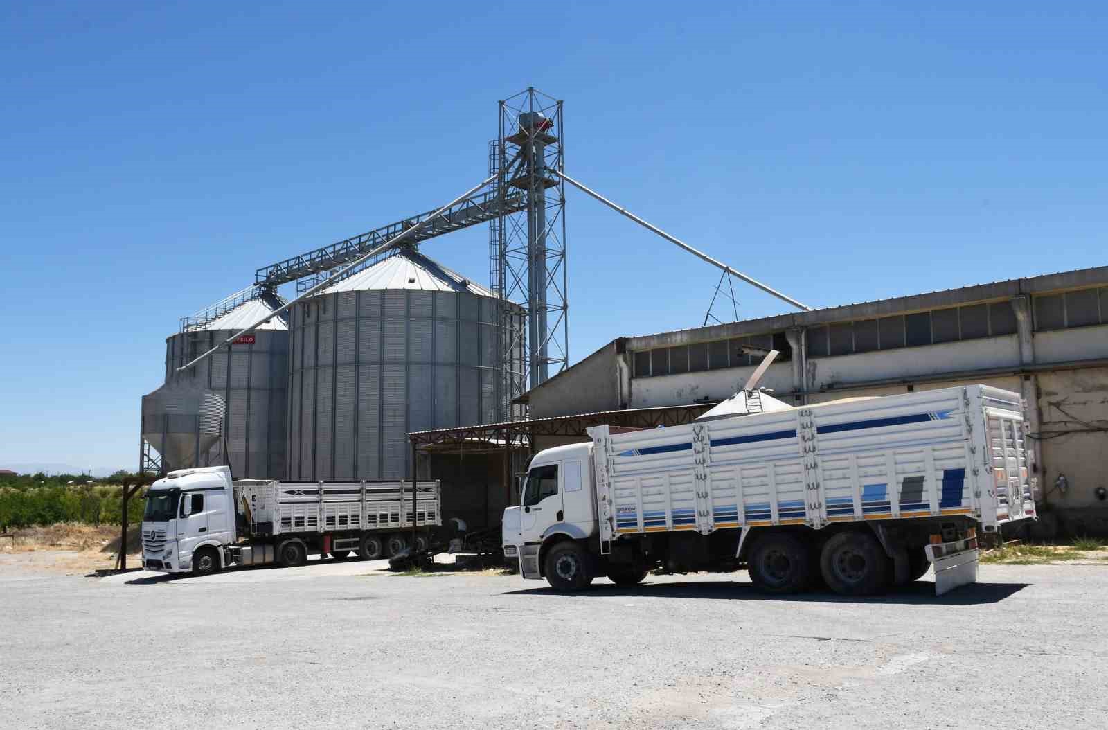 Malatya’da arpa ve buğday alımları sürüyor