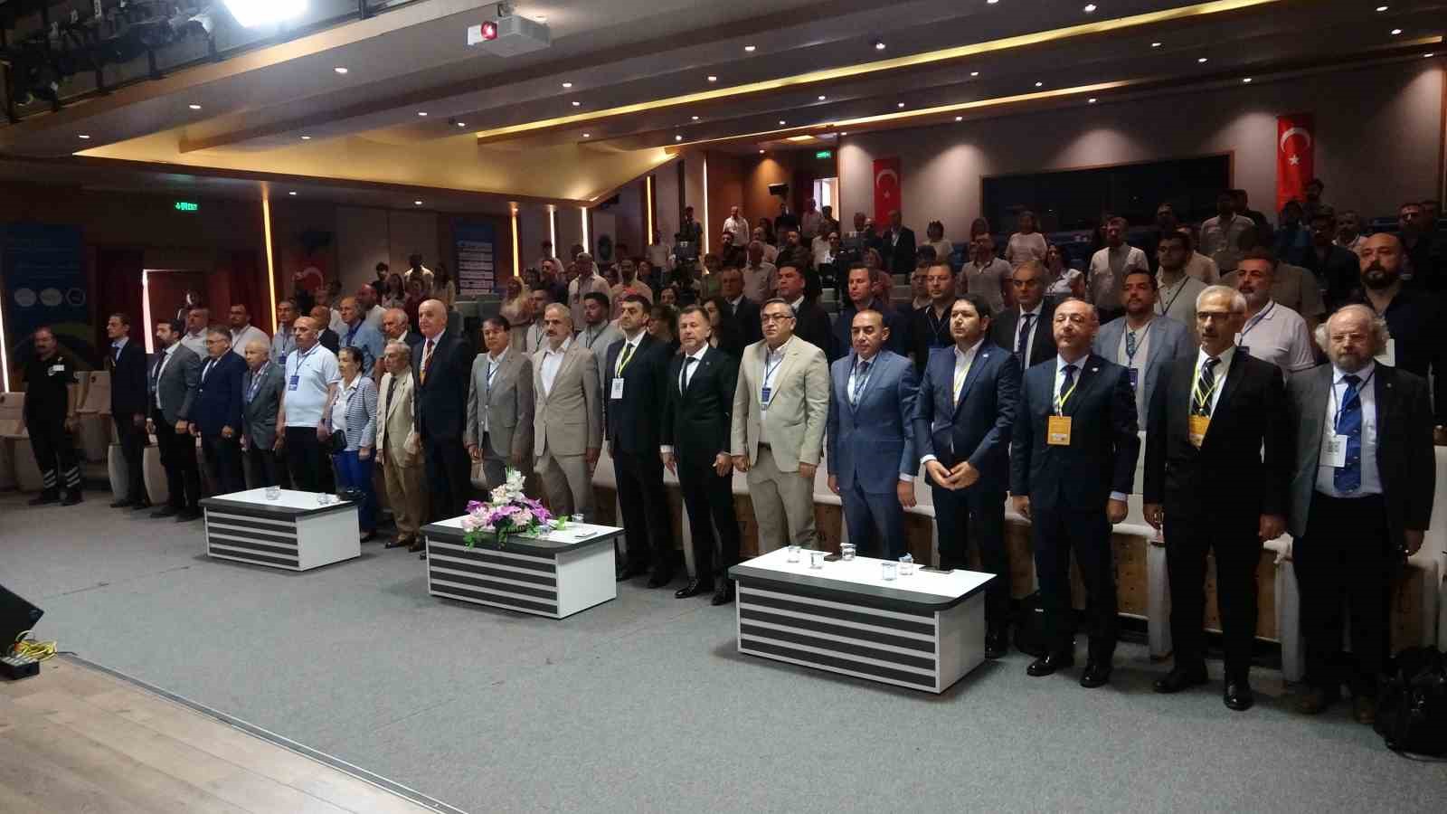 Van YYÜ’de ’6. Ulusal Mühendislik Jeolojisi ve Jeoteknik Sempozyumu’ başladı