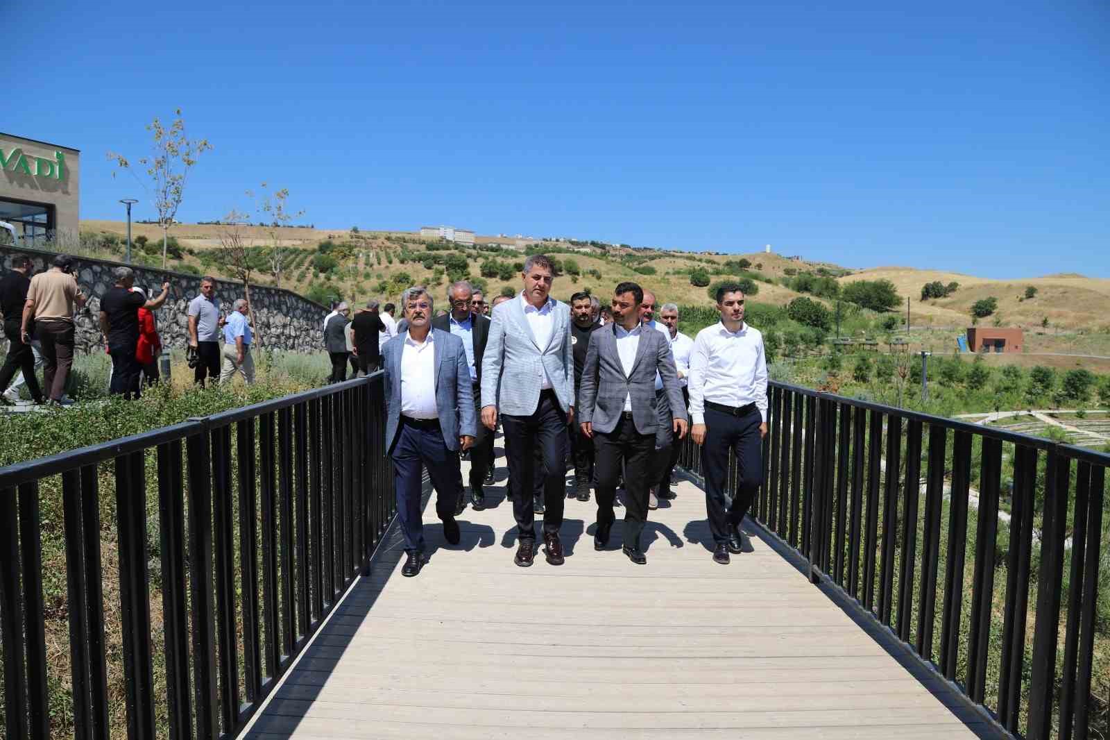 Kahta Millet Bahçesi ilçenin sosyal yaşamına değer katıyor