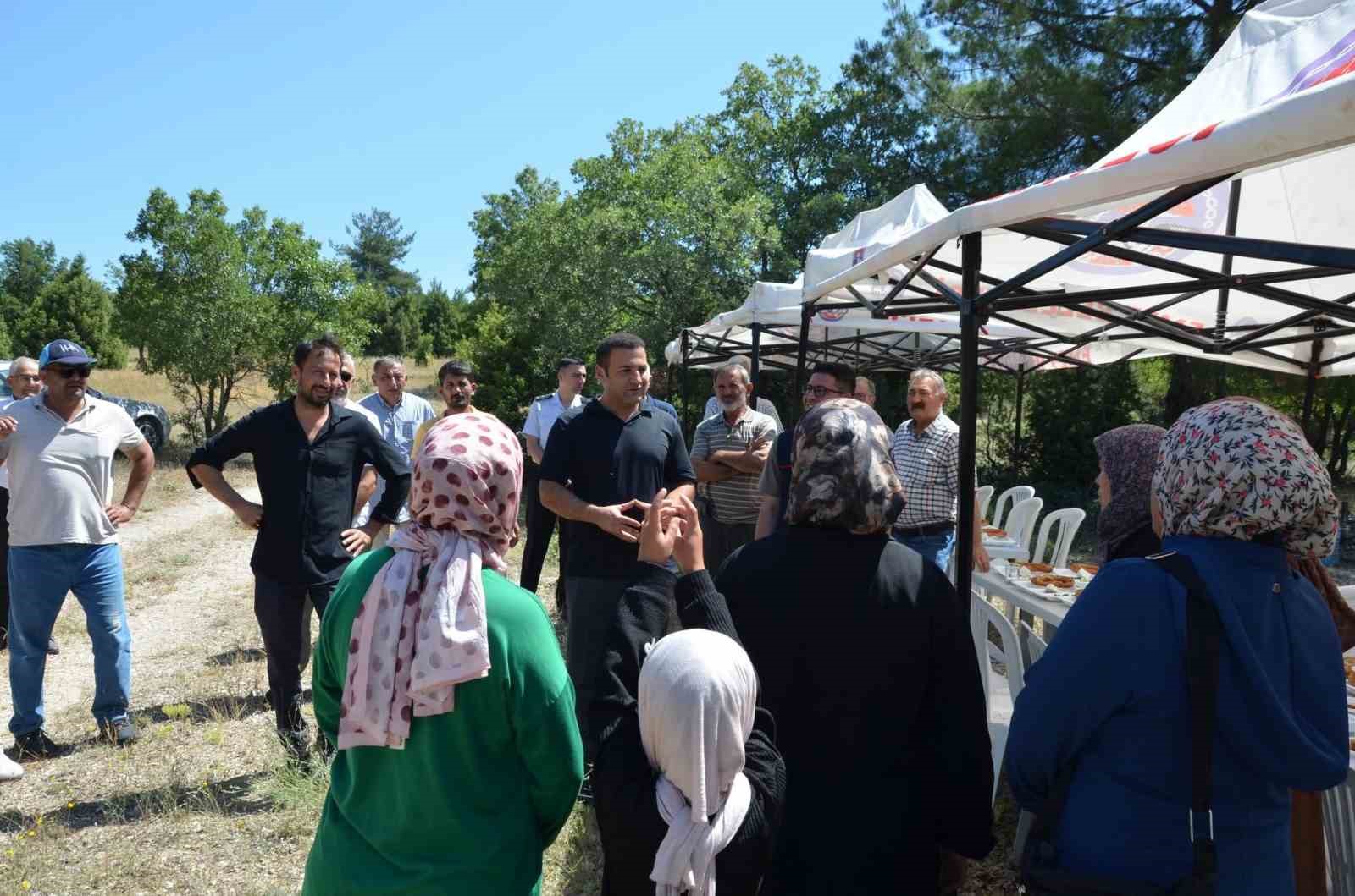 Emet Kaymakamı Başkapan, arıcılarla bir araya geldi