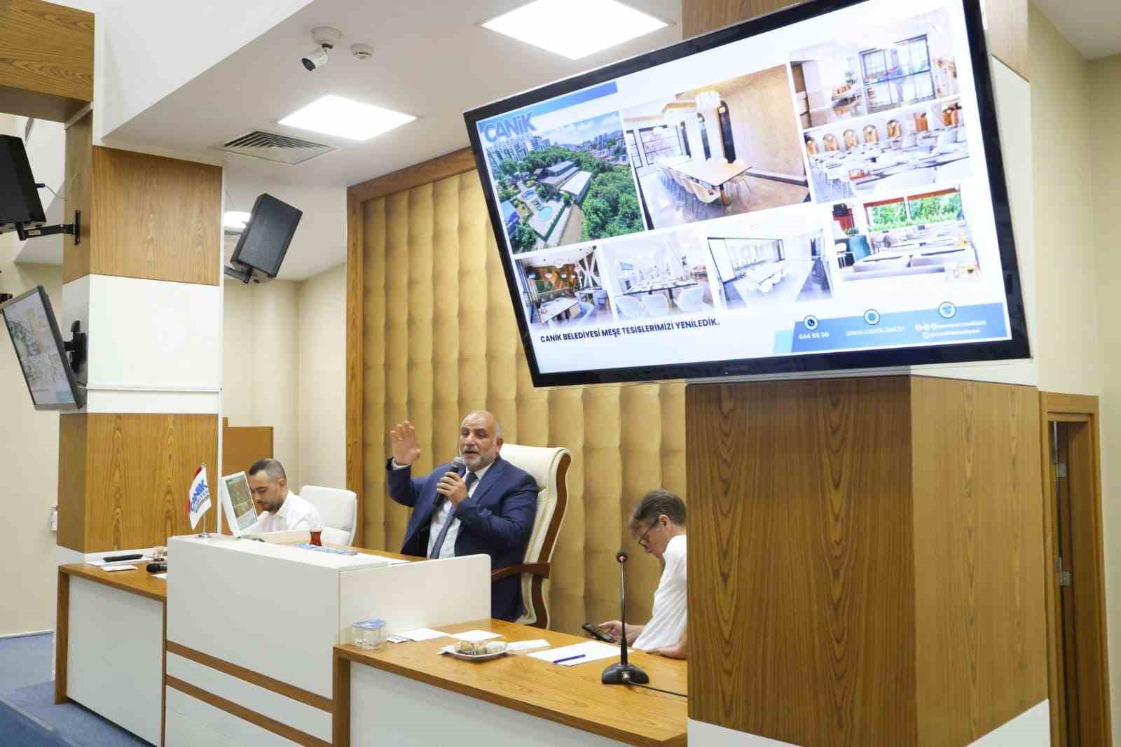 Başkan Sandıkçı: "Eser ve hizmet seferberliğimizi kararlılıkla sürdürüyoruz"