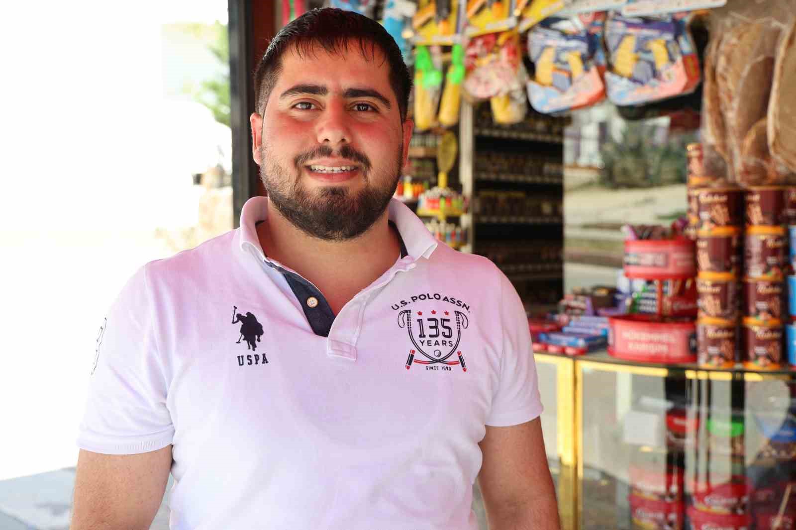 Elazığ’da kapalı büfeden su alan gençlerin dürüstlüğü esnafı duygulandırdı