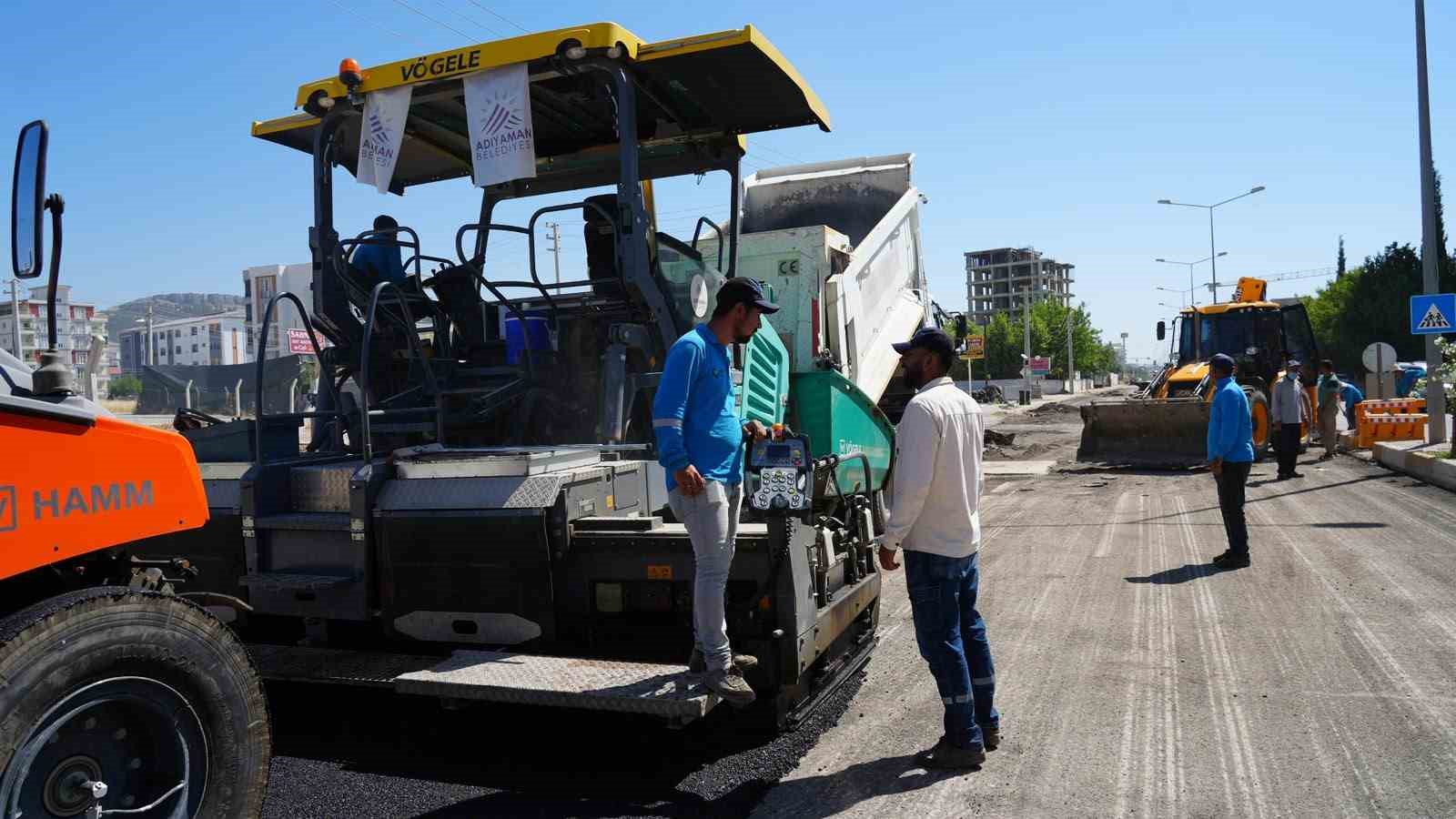 Üçüncü çevre yolunda asfalt çalışması yapılıyor