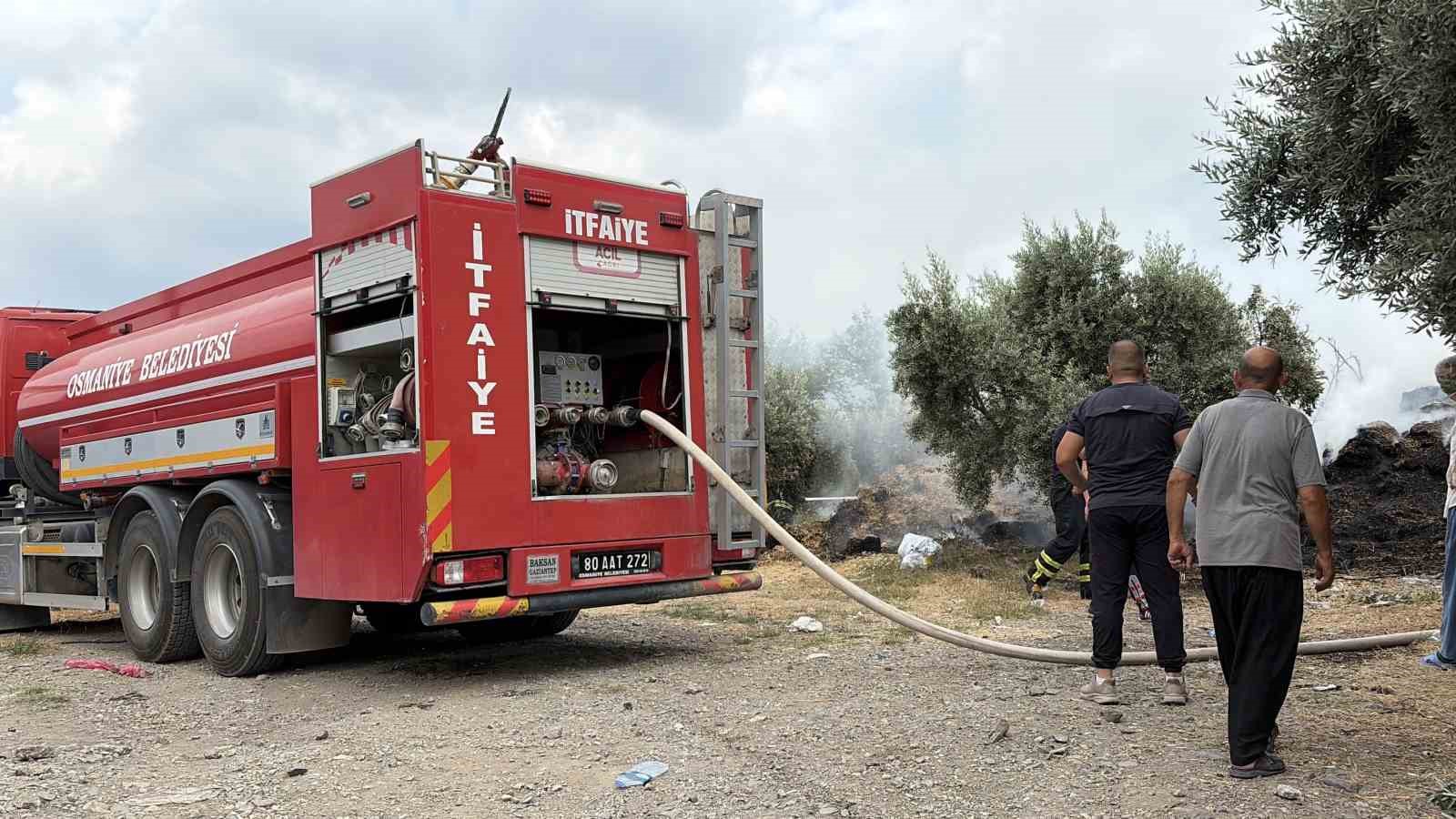 Osmaniye’de bahçedeki saman balyaları yandı, zeytin fidanları zarar gördü